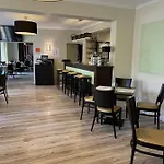 Und Restaurant Kranichsberg Отель Woltersdorf (Brandenburg)