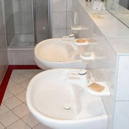 Und Restaurant Kranichsberg Hotel 3*