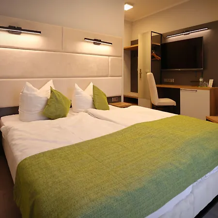 Und Restaurant Kranichsberg Hotel 3*