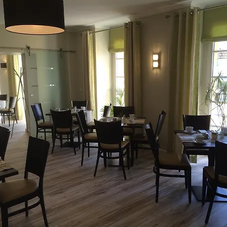 Und Restaurant Kranichsberg 호텔 볼테스도프