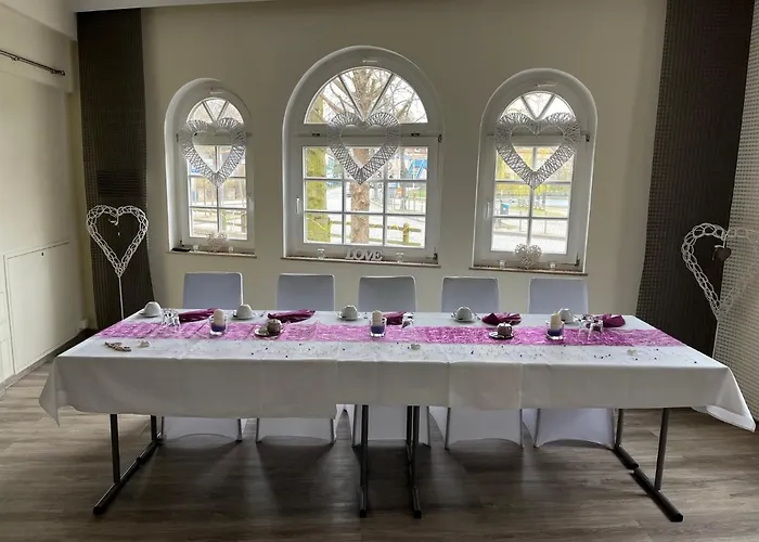 Und Restaurant Kranichsberg Hotel 3*